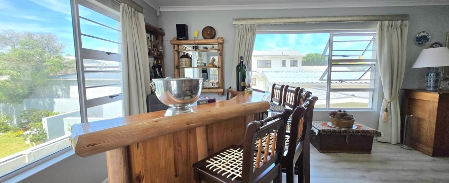 5 Bedroom Property for Sale in Franskraal Western Cape